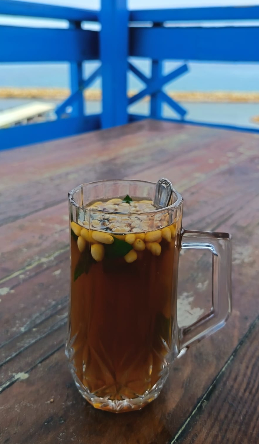 Tè alla menta e pinoli